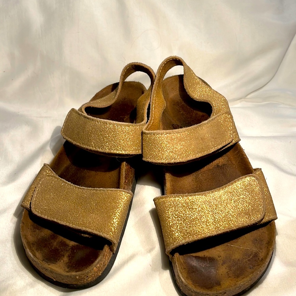 Grubin Gold and Suede Velcro size 1 little girl
